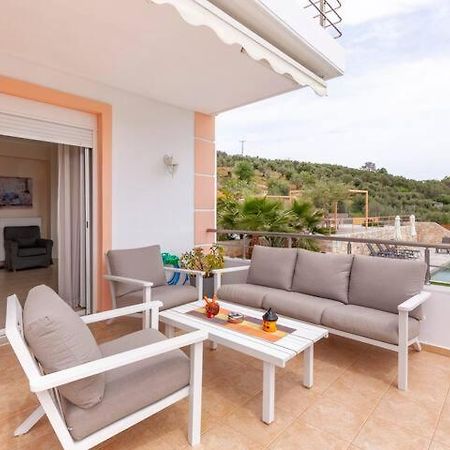 Villa Oasis Galatas  Exterior photo