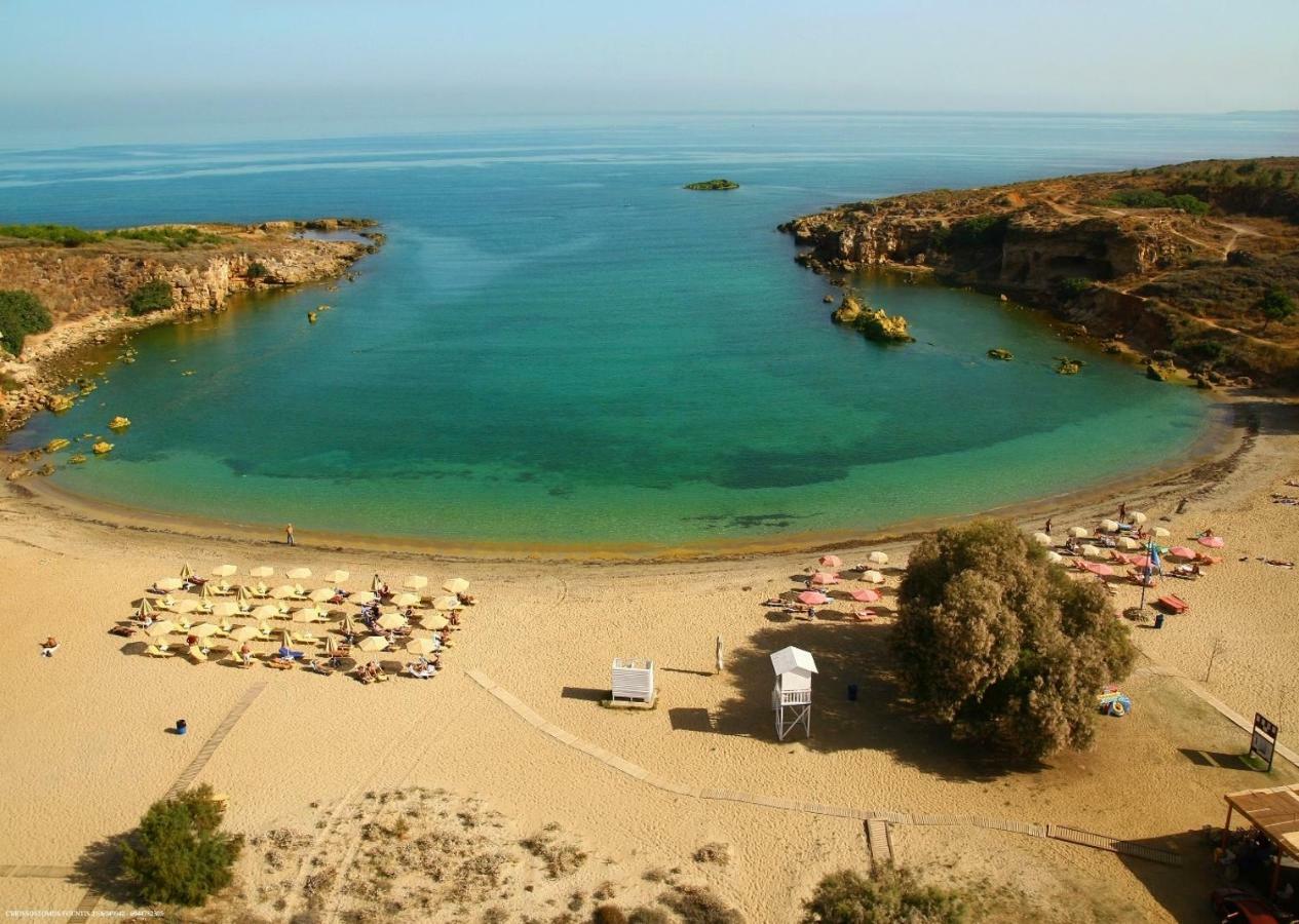 Villa Oasis Galatas  Exterior photo