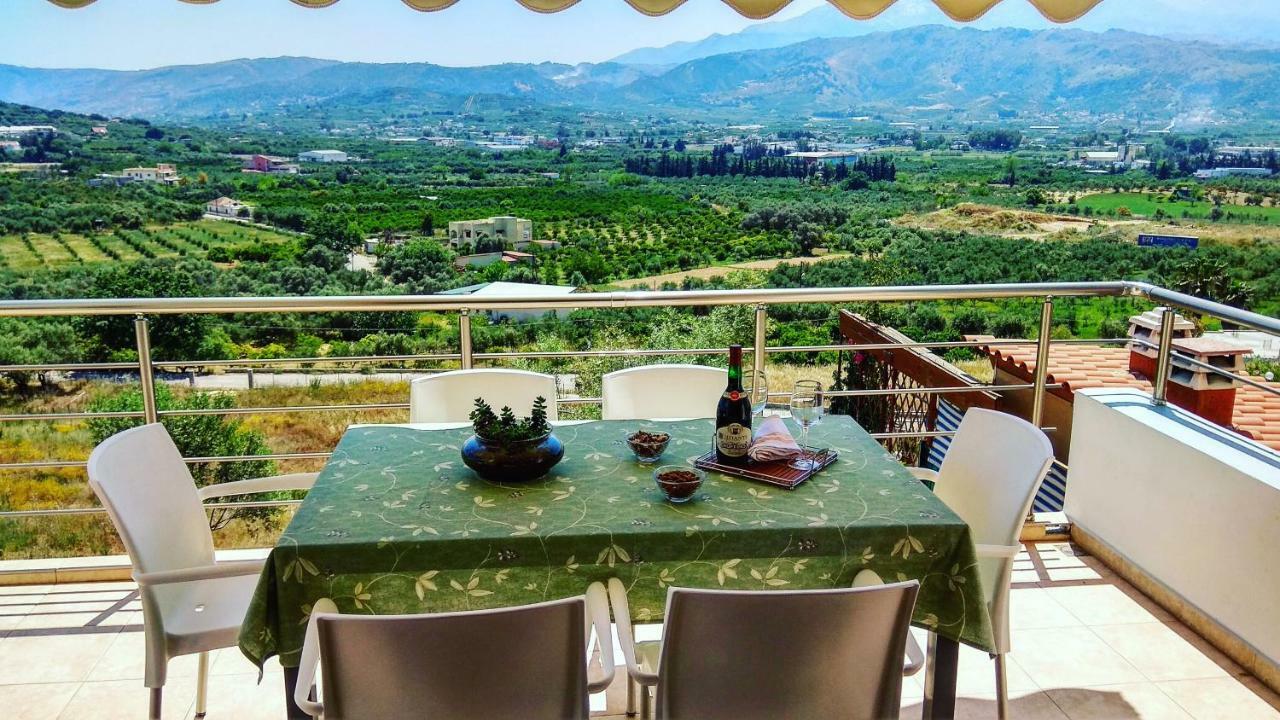 Villa Oasis Galatas  Exterior photo