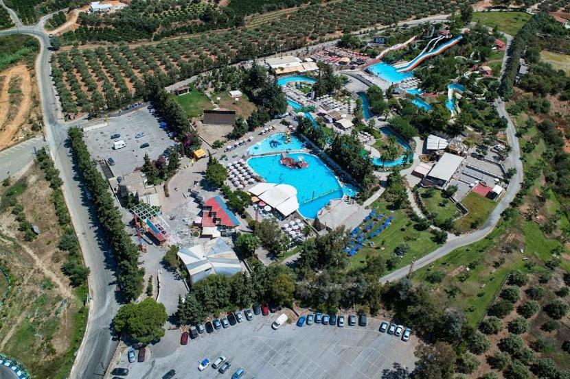 Villa Oasis Galatas  Exterior photo