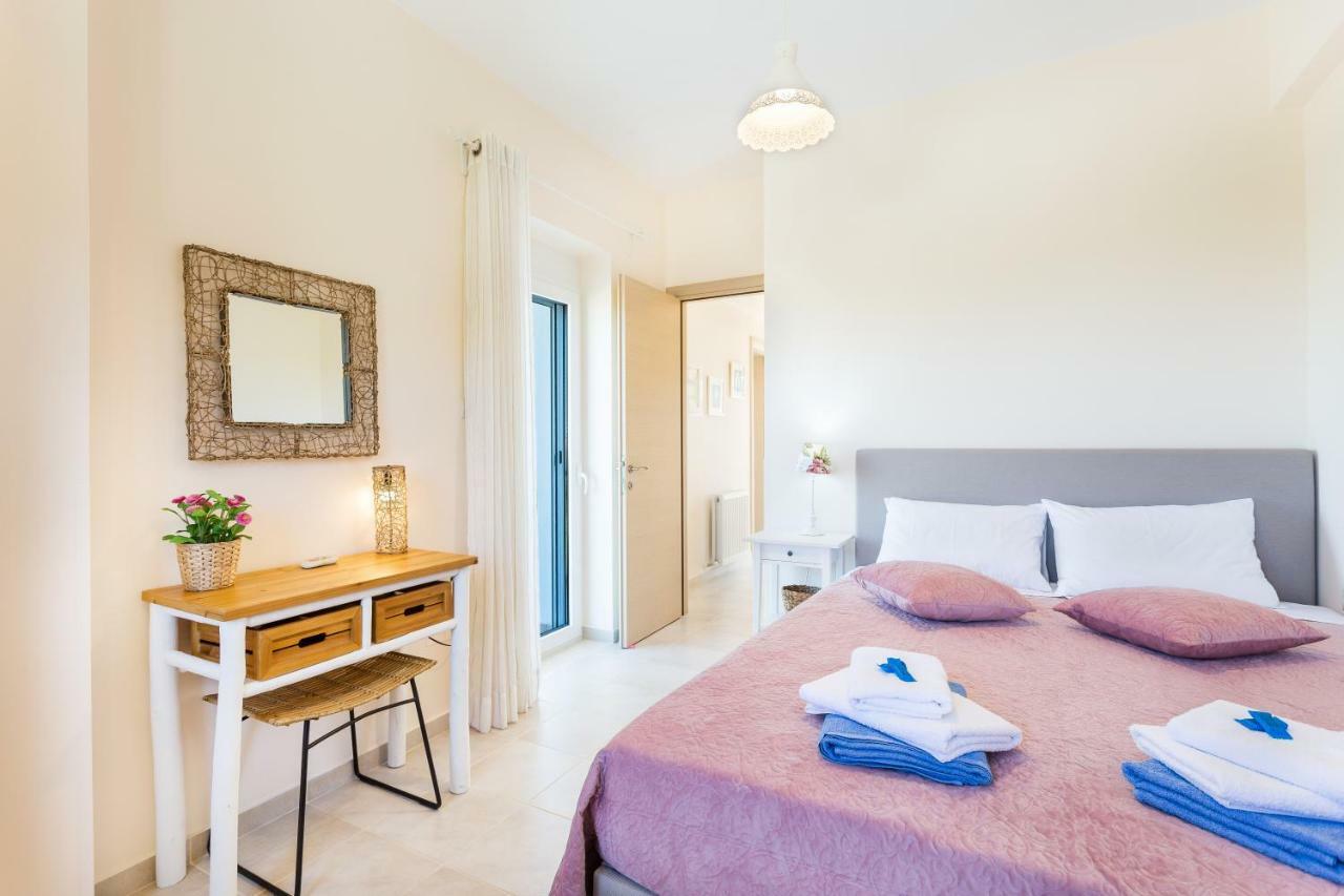 Villa Oasis Galatas  Exterior photo
