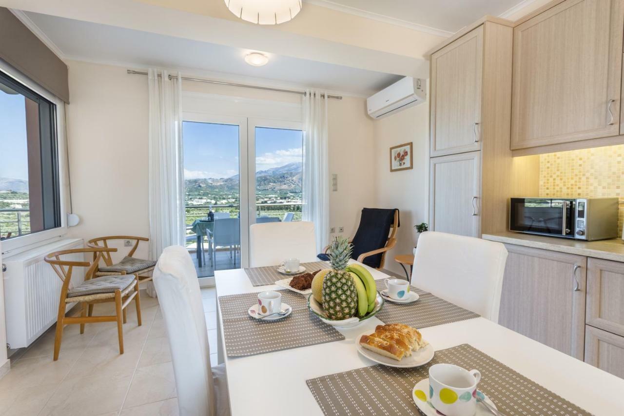 Villa Oasis Galatas  Exterior photo
