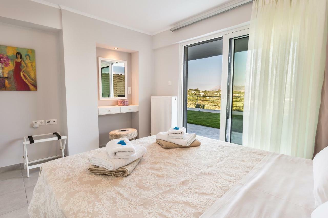 Villa Oasis Galatas  Exterior photo
