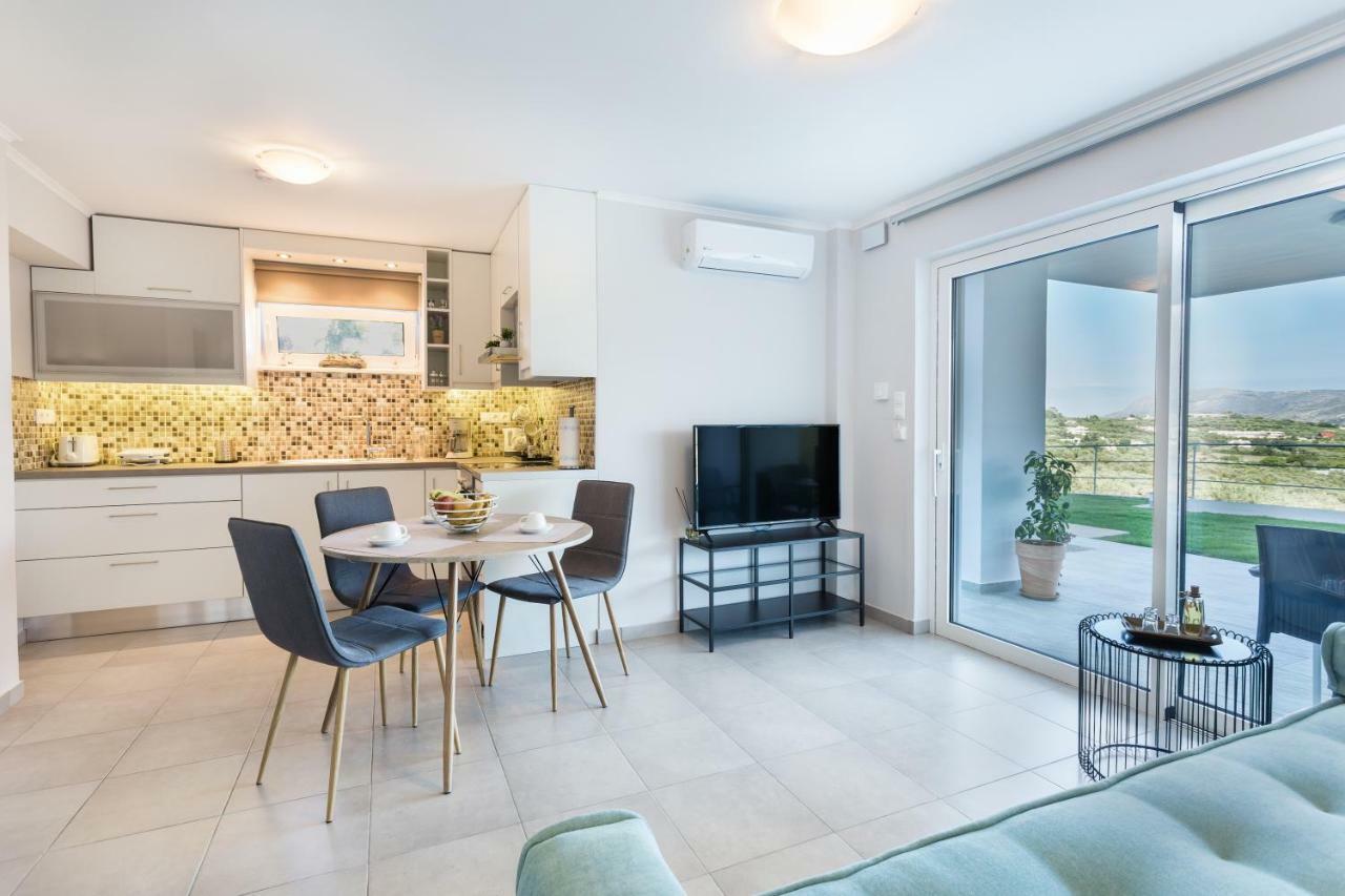 Villa Oasis Galatas  Exterior photo